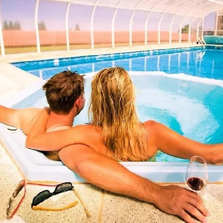 One Bedroom Appartement With Shared Pool Jacuzzi And Enclosed Garden At Armamar
